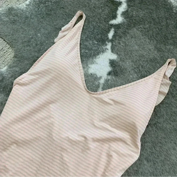 Aerie Ruffle Back One Piece Swimsuit - Picture 4 of 14